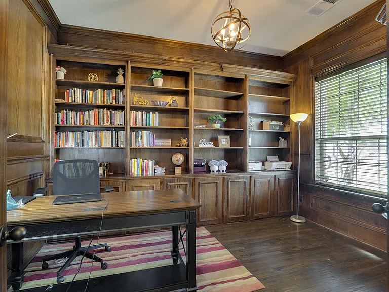 1604 Woodrose Ct — Photo 8