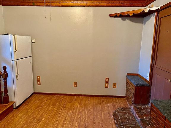 5th image of 944 Brock Ave #1F