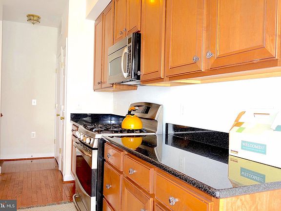 2nd image of 2507 Einstein St #223