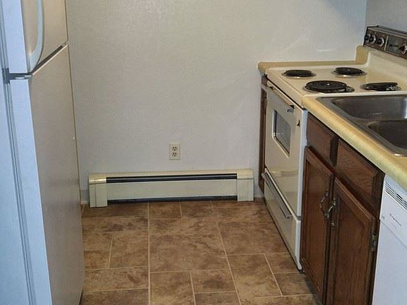 2nd image of 3027 Colton Blvd APT 5