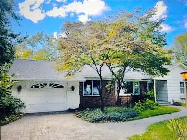 55154 Indian Trl, Eau Claire, MI 49111