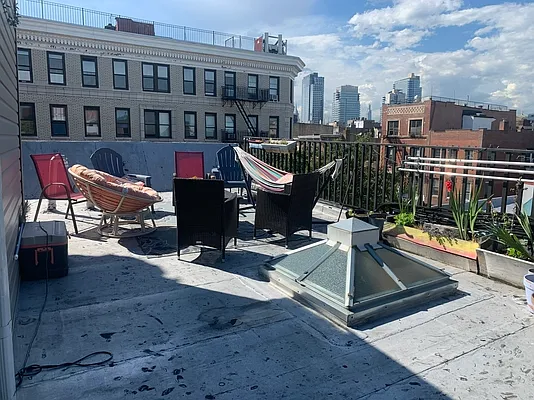 Rented by Lodger Corp | media 45