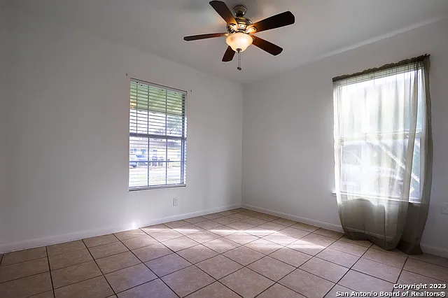 5434 Plumtree Dr — Photo 17