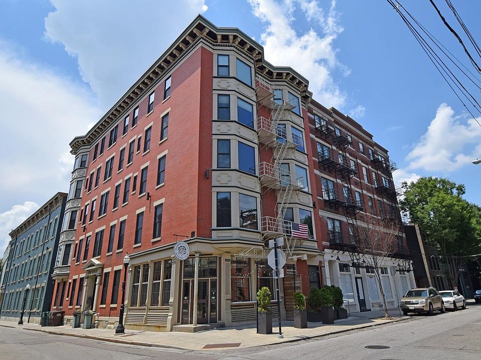 1st image of 14 W 14th St #403