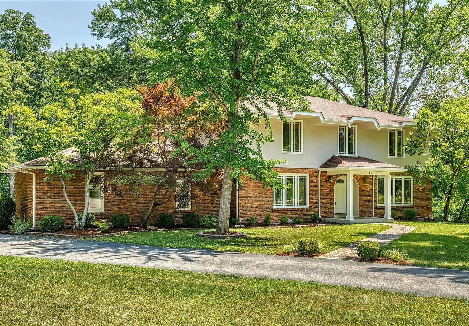 13 Spoede Wood, Saint Louis, MO 63141 | Zillow