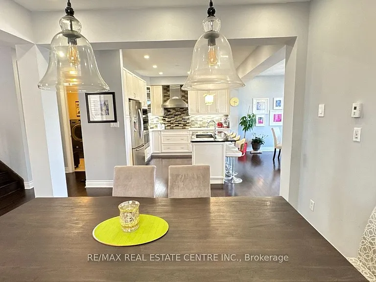 13 Alister Dr #MAIN UPPER — Photo 10
