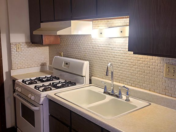 3rd image of 402 Cornell Ave APT 2C