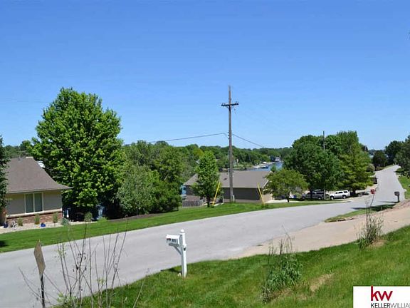 4th image of 819 Beaver Lake Blvd