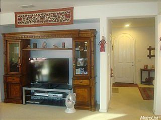 5th image of 17947 McKee Blvd
