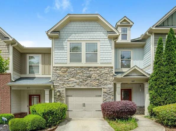 1069 N Village Dr, Decatur, GA 30032