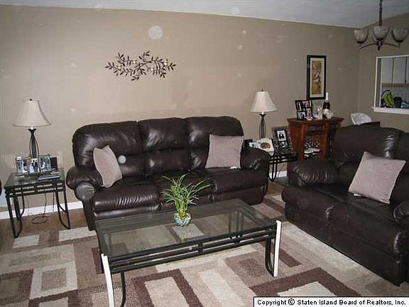 2nd image of 74 Saturn Ln #A