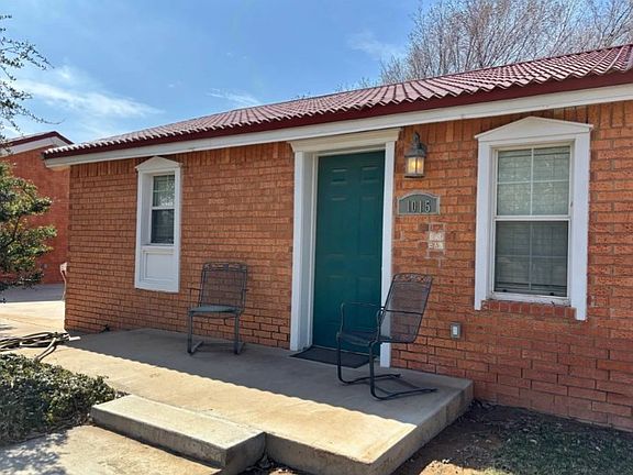 2nd image of 1015 NE Mustang Dr