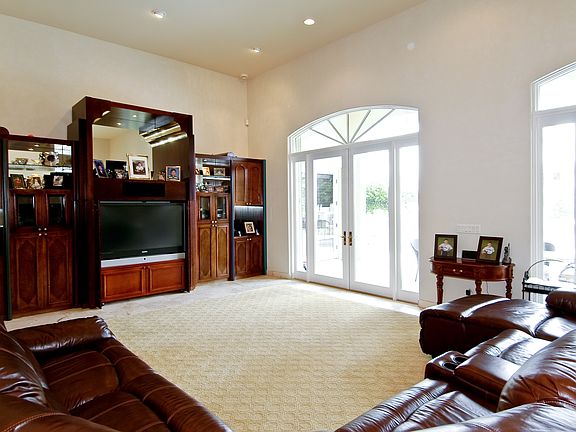 2nd image of 2301 Desota Dr