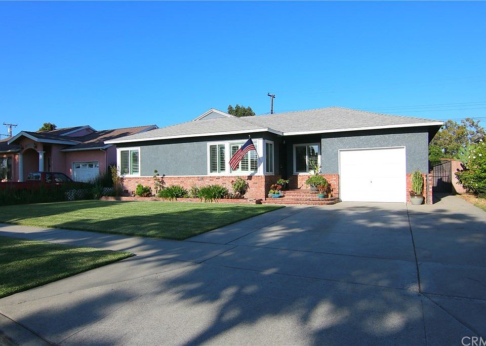 1st image of 12142 Eastbrook Ave