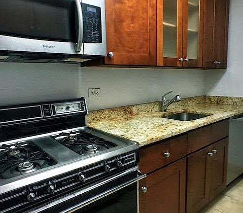 5th image of 347 W 57th St APT 31B