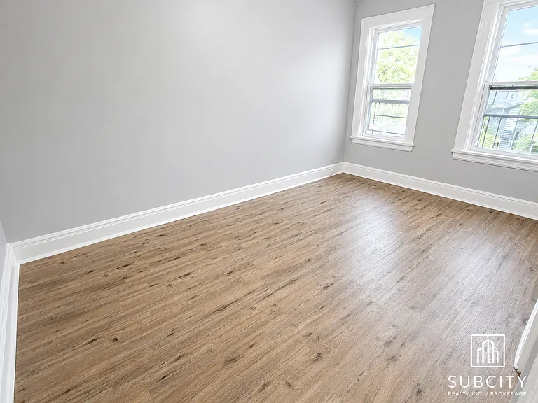 310 Park Ave #4C — Photo 3