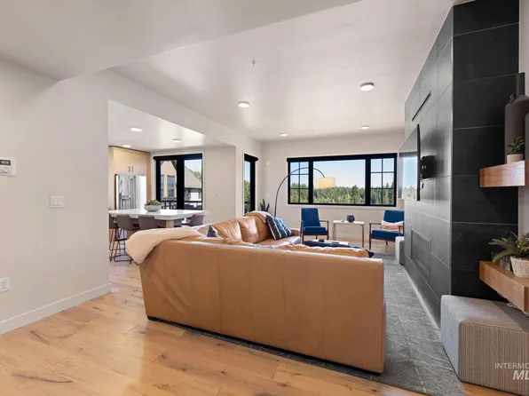 720 Village Dr #301, Donnelly, ID 83615