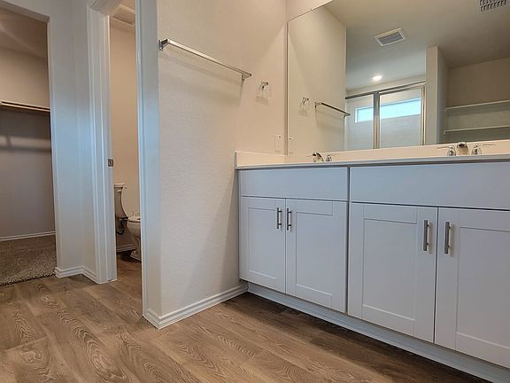 5th image of 364 Deborah Dr