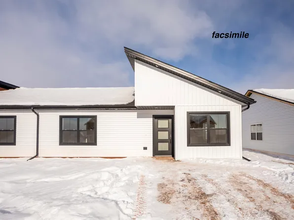 39 Evelyn St, Charlottetown, PE C0A 0K6