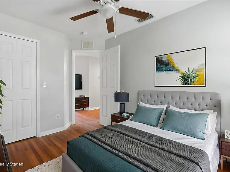 10215 Lakeside Vista Dr — Photo 31