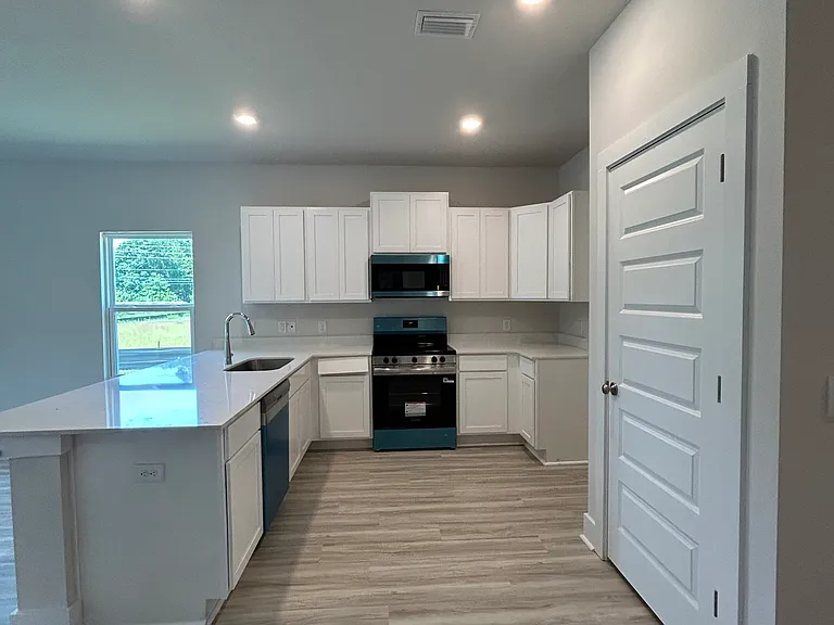 9889 Starling Dr — Photo 4