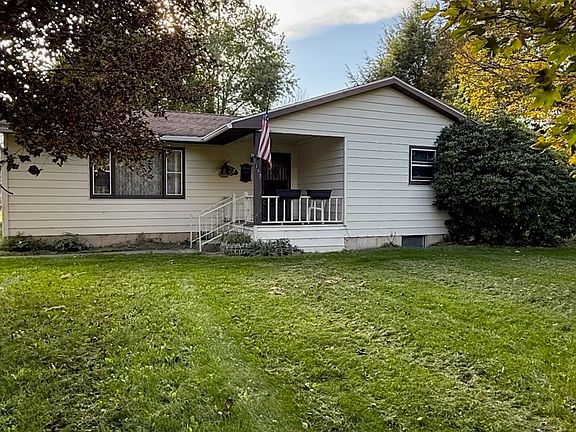 3rd image of 109 Oak Hill Rd