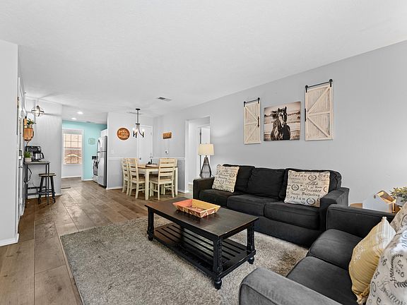 3rd image of 2955 Vineyard Parkway #3