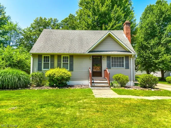 6916 Greenwood St, Independence, OH 44131