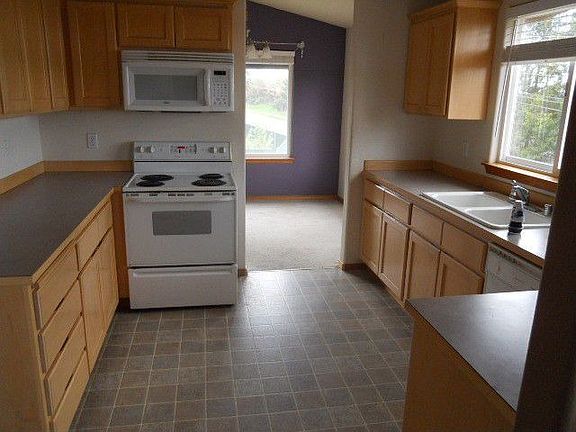 4th image of 6701 59th St NE