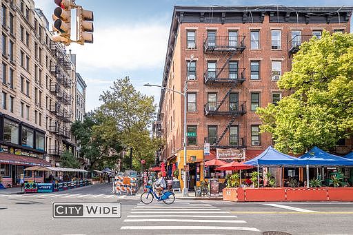 5th image of 309 E 9th St APT 3b