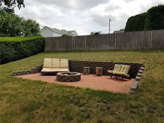 4th image of 53 Redwood Dr