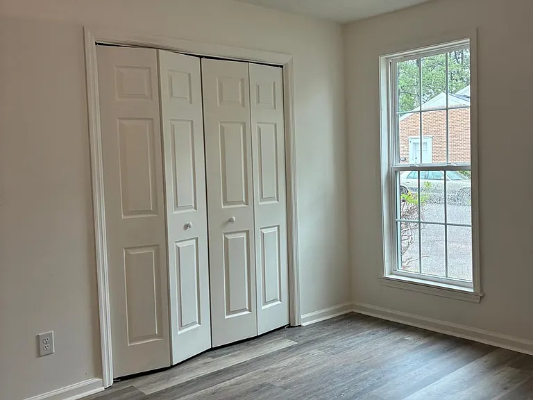2326 Winston Way — Photo 2