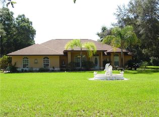 805 Dennis Ave, Fruitland Park, FL 34731
