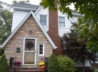 4306 W 212th St, Fairview Park, OH