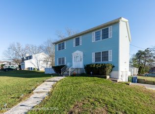 28 Golfview Dr, Neptune, NJ 07753