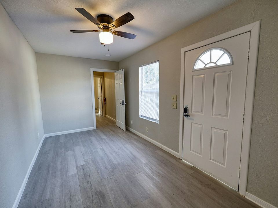 Fully Furnished Room For Rent
