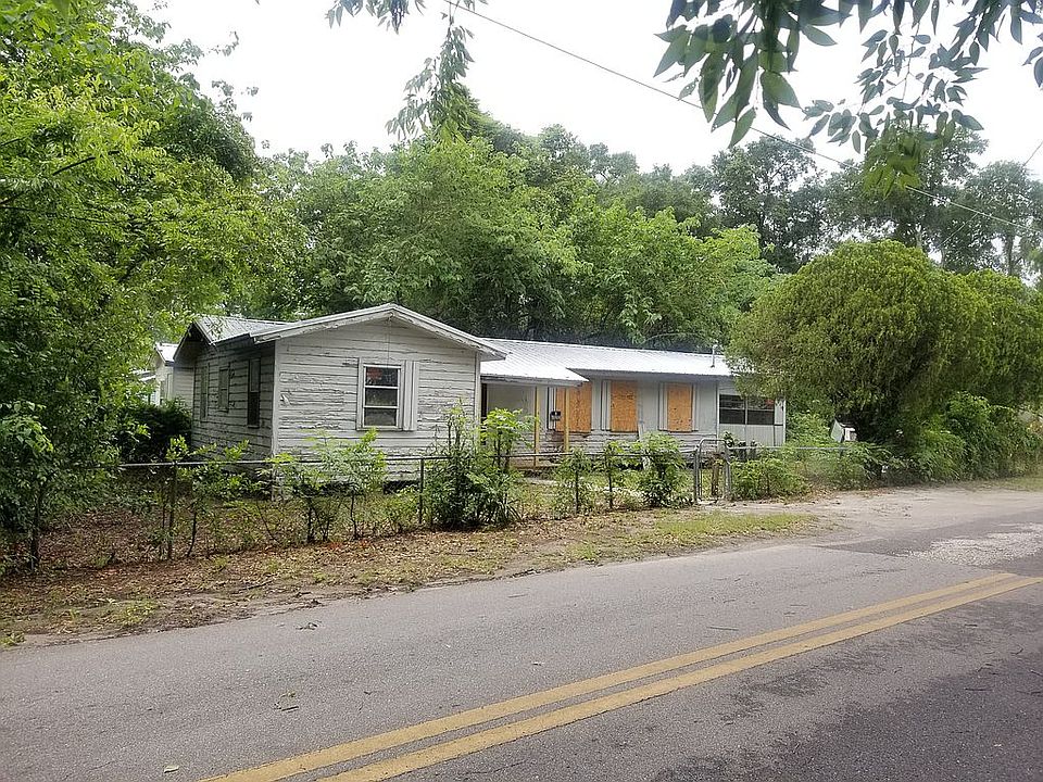 1st image of 146 SE Saint Leo Ln
