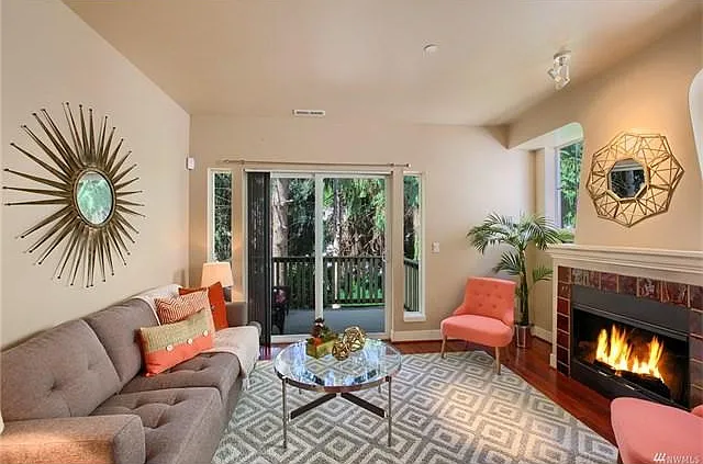 2 bed, 2.5 bath, 1071 sqft, $3,100 — Photo 2