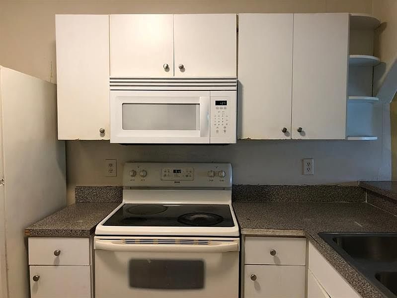 1st image of 2740 Forest Hills Blvd