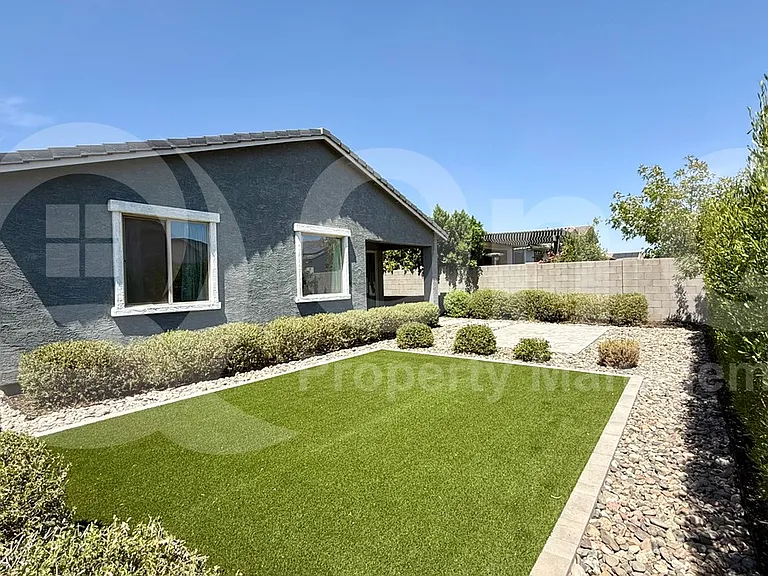 11225 E Ulysses Ave — Photo 18