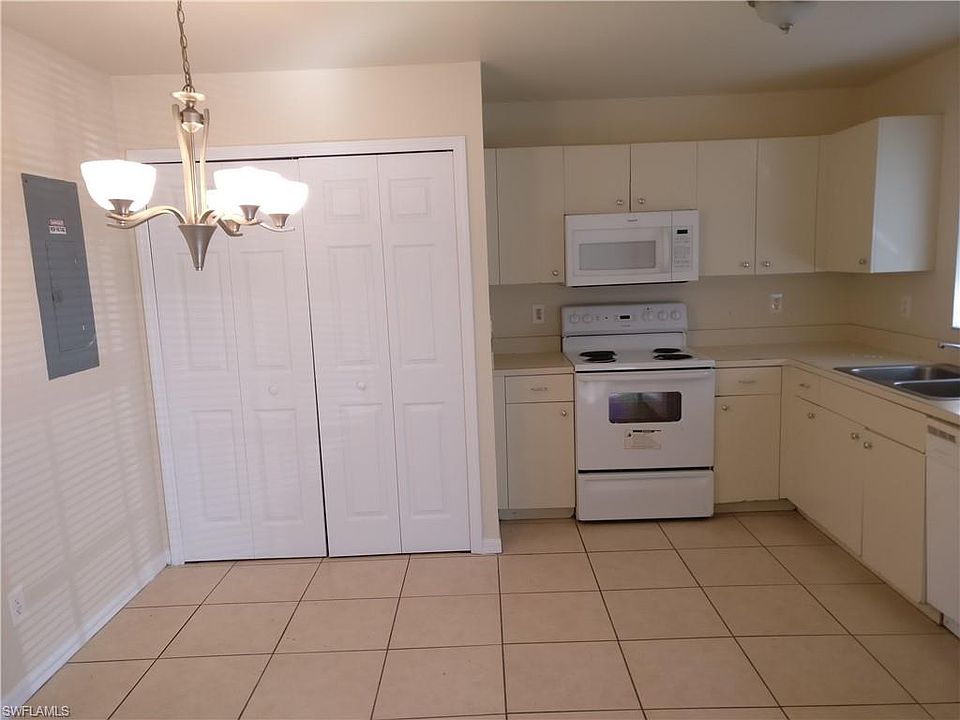 1st image of 128 Harold Ave S