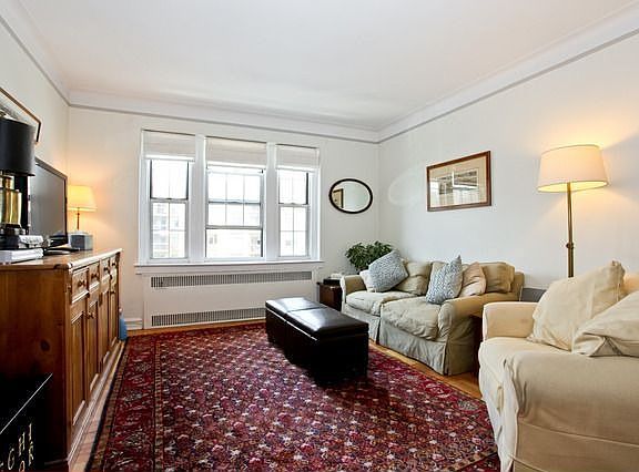 5th image of 21 N Chatsworth Ave APT 3J