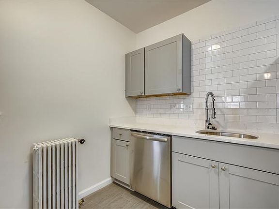 Full size dishwasher