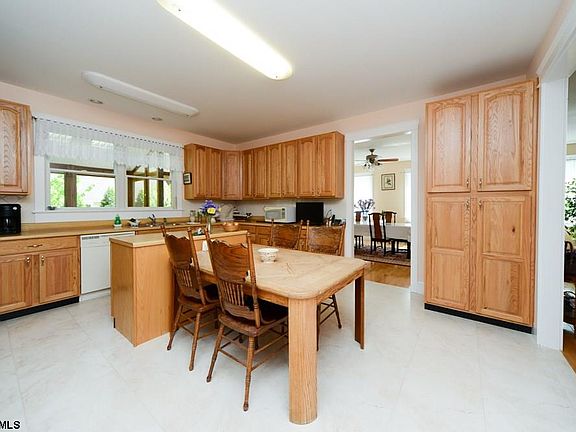 3rd image of 118 Kirklin Ave