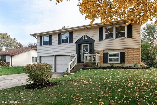 1st image of 2S161 Churchill Ln