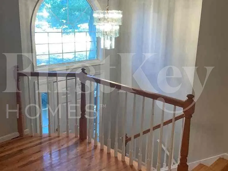 6550 Remington Dr — Photo 2