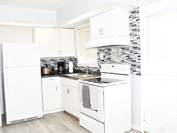 5th image of 3660 Castano Dr