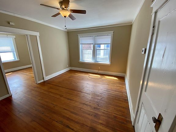 2nd image of 909 S Sarah St #1S