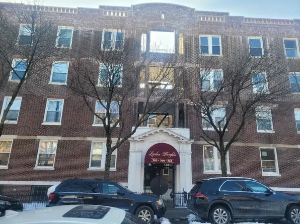 706 45th St APT 3F, Brooklyn, NY 11220