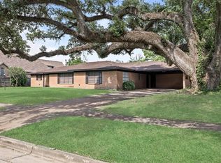 216 W Circuit Dr, Beaumont, TX 77706